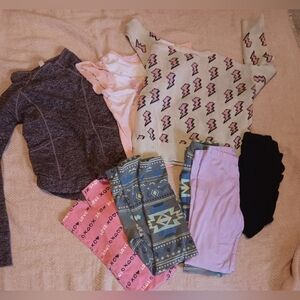 Bundle of girls 3 tops & 5 Leggings Size 5/6